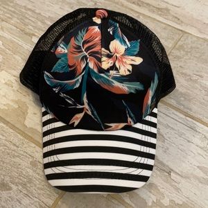 ROXY baseball hat 🧢